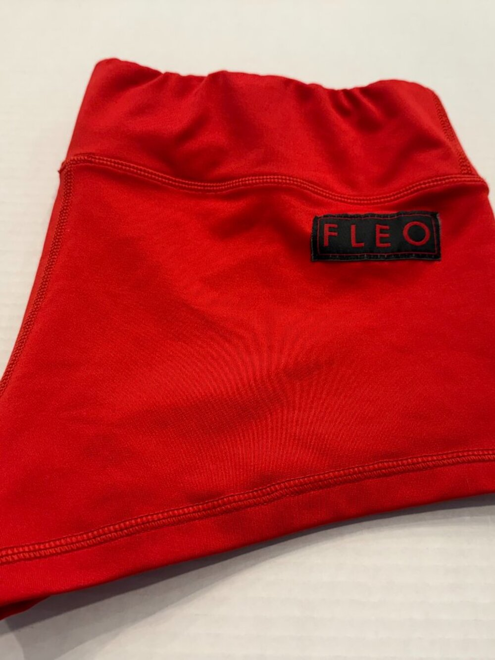 FLEO Red Shorts | 2.5" Inseam | Size Large | EUC